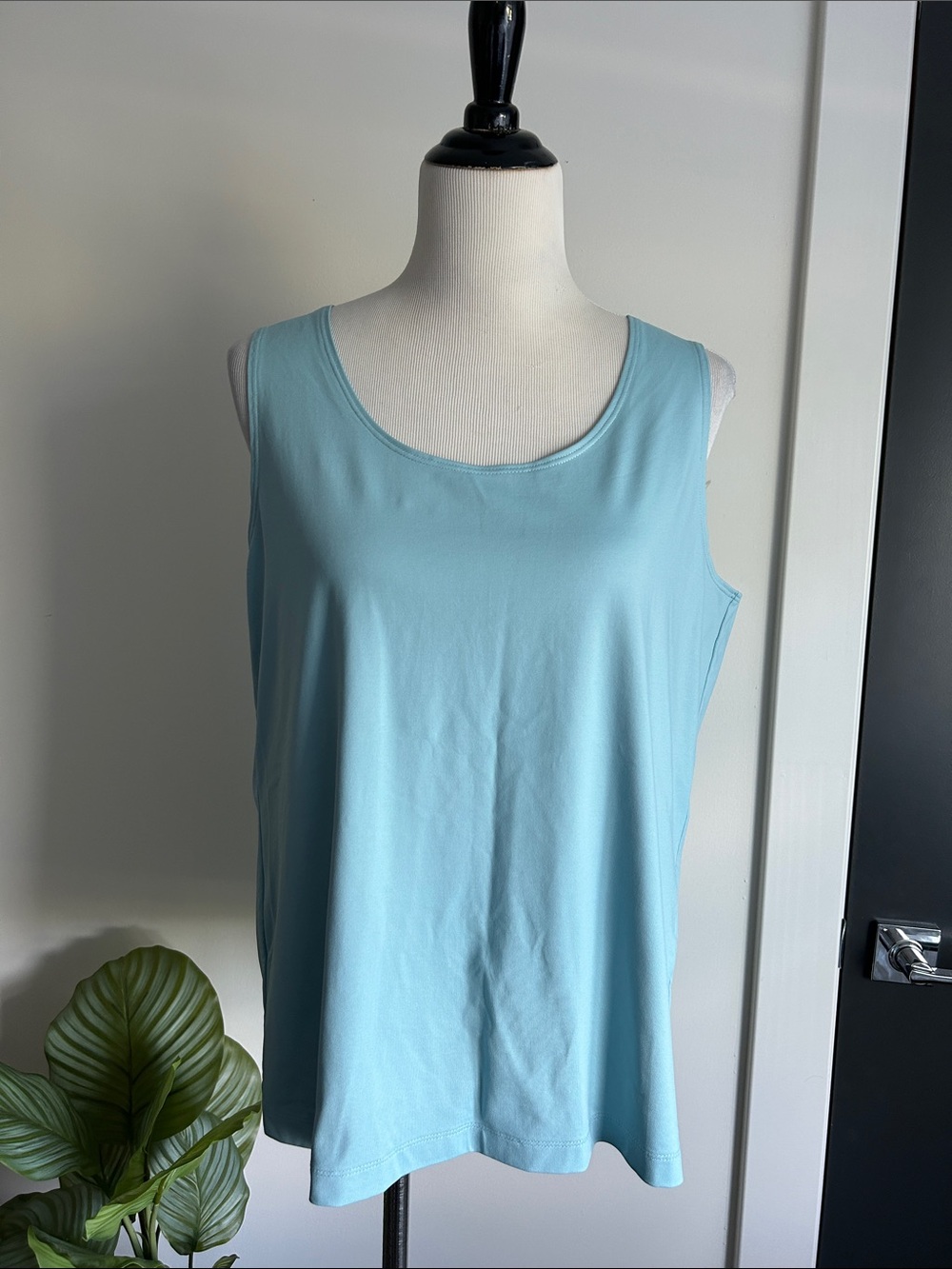 Chico's 3 Scoop Neck Tank Top - Light Blue fits XL